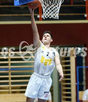 Basketball Zweite Liga 2021/2022. Grunddurchgang 8. Runde.  Woerthersee Piraten gegen RAIDERS Tirol.  Jure Bavdek (KOS). Klagenfurt, am 4.12.2021. 
Foto: Kuess
www.qspictures.net

---
pressefotos, pressefotografie, kuess, qs, qspictures, sport, bild, bilder, bilddatenbank