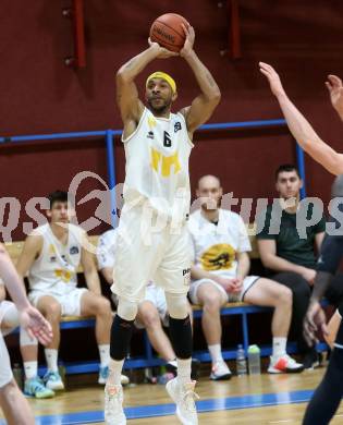 Basketball Zweite Liga 2021/2022. Grunddurchgang 8. Runde.  Woerthersee Piraten gegen RAIDERS Tirol.  Shawn Ray (KOS). Klagenfurt, am 4.12.2021. 
Foto: Kuess
www.qspictures.net

---
pressefotos, pressefotografie, kuess, qs, qspictures, sport, bild, bilder, bilddatenbank