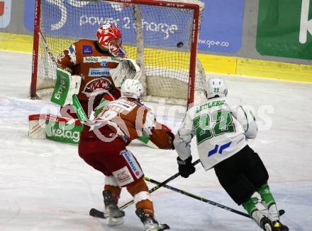 EBEL. Eishockey Bundesliga. KAC gegen	HK SZ Olimpija. Thomas Vallant, Sebastian Dahm,  (KAC), Guillaume Leclerc  (Olimpija). Klagenfurt, am 7.12.2021.
Foto: Kuess
www.qspictures.net

---
pressefotos, pressefotografie, kuess, qs, qspictures, sport, bild, bilder, bilddatenbank