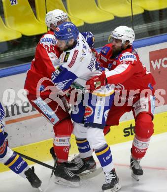 EBEL. Eishockey Bundesliga. VSV gegen KAC. Alexander Rauchenwald,   (VSV),  Steven Strong, Martin Schumnig (KAC). Villach, am 10.12.2021.
Foto: Kuess
www.qspictures.net
---
pressefotos, pressefotografie, kuess, qs, qspictures, sport, bild, bilder, bilddatenbank