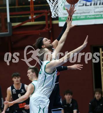 Basketball Zweite Liga 2021/2022. Grunddurchgang 9. Runde.  KOS Celovec gegen BBC Nord Dragonz. Erik Groznik (KOS), Marko Kolaric (BBC Nord Dragonz). Klagenfurt, am 11.12.2021.
Foto: Kuess
www.qspictures.net
---
pressefotos, pressefotografie, kuess, qs, qspictures, sport, bild, bilder, bilddatenbank