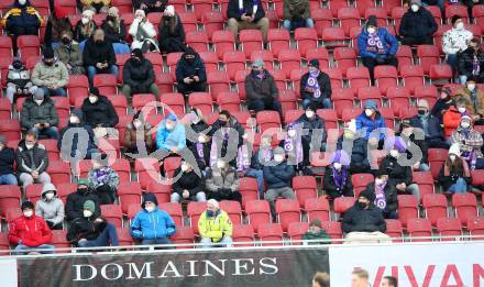 Fussball. Bundesliga. SK Austria Klagenfurt gegen  SK Puntigamer Sturm Graz. Fans. Klagenfurt, am 12.12.2021.
Foto: Kuess
www.qspictures.net
---
pressefotos, pressefotografie, kuess, qs, qspictures, sport, bild, bilder, bilddatenbank