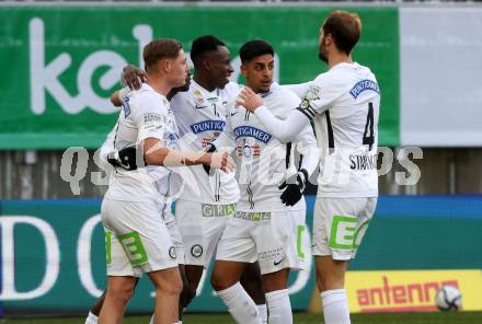 Fussball. Bundesliga. SK Austria Klagenfurt gegen  SK Puntigamer Sturm Graz. Torjubel Kelvin Kwarteng Yeboah, Amadou Dante, Alexander Prass, Jan Gorenc-Stankovic (Graz). Klagenfurt, am 12.12.2021.
Foto: Kuess
www.qspictures.net
---
pressefotos, pressefotografie, kuess, qs, qspictures, sport, bild, bilder, bilddatenbank