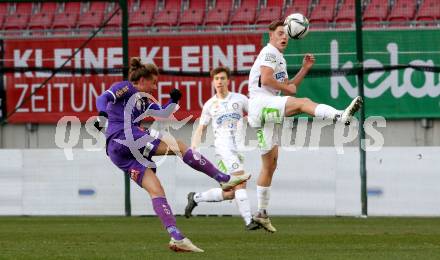 Fussball. Bundesliga. SK Austria Klagenfurt gegen  SK Puntigamer Sturm Graz.  Patrick Greil,  (Klagenfurt), Alexander Prass (Graz). Klagenfurt, am 12.12.2021.
Foto: Kuess
www.qspictures.net
---
pressefotos, pressefotografie, kuess, qs, qspictures, sport, bild, bilder, bilddatenbank