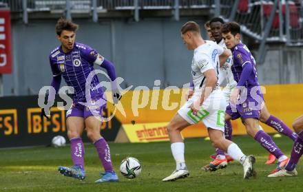 Fussball. Bundesliga. SK Austria Klagenfurt gegen  SK Puntigamer Sturm Graz. Thorsten Mahrer, (Klagenfurt), Alexander Prass   (Graz). Klagenfurt, am 12.12.2021.
Foto: Kuess
www.qspictures.net
---
pressefotos, pressefotografie, kuess, qs, qspictures, sport, bild, bilder, bilddatenbank