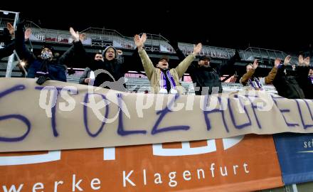 Fussball. Bundesliga. SK Austria Klagenfurt gegen  SK Puntigamer Sturm Graz.  Fans (Klagenfurt). Klagenfurt, am 12.12.2021.
Foto: Kuess
www.qspictures.net
---
pressefotos, pressefotografie, kuess, qs, qspictures, sport, bild, bilder, bilddatenbank