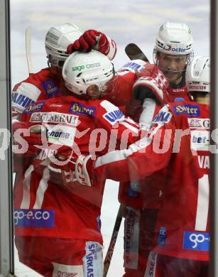 EBEL. Eishockey Bundesliga. KAC gegen	HK SZ Olimpija. Torjubel Manuel Ganahl, Thomas Hundertpfund, Thomas Vallant (KAC). Klagenfurt, am 17.12.2021.
Foto: Kuess
www.qspictures.net

---
pressefotos, pressefotografie, kuess, qs, qspictures, sport, bild, bilder, bilddatenbank