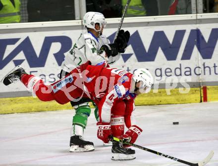 EBEL. Eishockey Bundesliga. KAC gegen	HK SZ Olimpija. Lukas Haudum,  (KAC),  Mitja Robar (Olimpija). Klagenfurt, am 17.12.2021.
Foto: Kuess
www.qspictures.net

---
pressefotos, pressefotografie, kuess, qs, qspictures, sport, bild, bilder, bilddatenbank