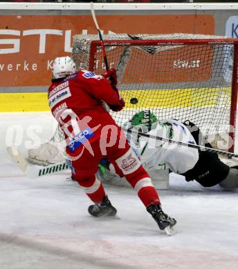 EBEL. Eishockey Bundesliga. KAC gegen	HK SZ Olimpija. Manuel Ganahl, (KAC),   Zan Us  (Olimpija). Klagenfurt, am 17.12.2021.
Foto: Kuess
www.qspictures.net

---
pressefotos, pressefotografie, kuess, qs, qspictures, sport, bild, bilder, bilddatenbank