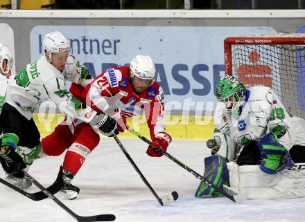 EBEL. Eishockey Bundesliga. KAC gegen	HK SZ Olimpija. Manuel Geier,  (KAC),  Blaz Tomazevic, Zan Us (Olimpija). Klagenfurt, am 17.12.2021.
Foto: Kuess
www.qspictures.net

---
pressefotos, pressefotografie, kuess, qs, qspictures, sport, bild, bilder, bilddatenbank