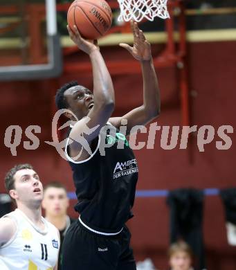 Basketball Zweite Liga 2021/2022. Grunddurchgang 10. Runde.  Woerthersee Piraten gegen Union Deutsch Wagram Alligators .   Kingsley Fobi  (Deutsch Wagram). Klagenfurt, am 18.12.2021. 
Foto: Kuess
www.qspictures.net

---
pressefotos, pressefotografie, kuess, qs, qspictures, sport, bild, bilder, bilddatenbank