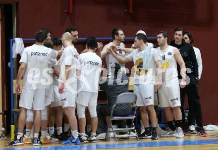 Basketball Zweite Liga 2021/2022. Grunddurchgang 10. Runde.  Woerthersee Piraten gegen Union Deutsch Wagram Alligators .   (Piraten). Klagenfurt, am 18.12.2021. 
Foto: Kuess
www.qspictures.net

---
pressefotos, pressefotografie, kuess, qs, qspictures, sport, bild, bilder, bilddatenbank