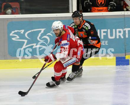 EBEL. Eishockey Bundesliga. KAC gegen	Moser Medical Graz99ers. Strong Steven (KAC),  Boivin Michael (Graz). Klagenfurt, am 19.12.2021.
Foto: Kuess
www.qspictures.net

---
pressefotos, pressefotografie, kuess, qs, qspictures, sport, bild, bilder, bilddatenbank