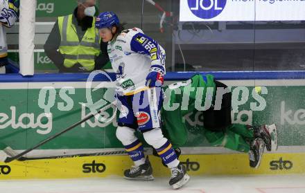 EBEL. Eishockey Bundesliga. VSV gegen HK SZ Olimpija.  Anton Karlsson, (VSV),  Daniel Wade Murphy  (Olimpija). Villach, am 19.12.2021.
Foto: Kuess
www.qspictures.net
---
pressefotos, pressefotografie, kuess, qs, qspictures, sport, bild, bilder, bilddatenbank