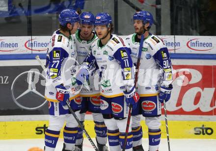 EBEL. Eishockey Bundesliga. VSV gegen Steinbach Black Wings Linz. Torjubel Philipp Lindner, Scott Kosmachuk, Renars Krastenbergs, Alexander Rauchenwald  (VSV). Villach, am 21.12.2021.
Foto: Kuess
www.qspictures.net
---
pressefotos, pressefotografie, kuess, qs, qspictures, sport, bild, bilder, bilddatenbank