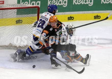 EBEL. Eishockey Bundesliga. VSV gegen Steinbach Black Wings Linz.  Nico Brunner, Andreas Bernard, (VSV),  Niklas Bretschneider  (Linz). Villach, am 21.12.2021.
Foto: Kuess
www.qspictures.net
---
pressefotos, pressefotografie, kuess, qs, qspictures, sport, bild, bilder, bilddatenbank