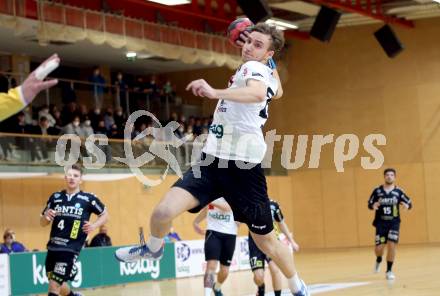 Handball. SC Ferlach gegen Baernbach/Koeflach.  Florian Ploner (SCF). Ferlach, am 18.12.2021.
Foto: Kuess
---
pressefotos, pressefotografie, kuess, qs, qspictures, sport, bild, bilder, bilddatenbank