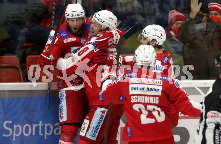 EBEL. Eishockey Bundesliga. KAC gegen	VSV. Torjubel Rok Ticar, Nicholas Erik Petersen, Martin Schumnig, Steven Strong (KAC). Klagenfurt, am 26.12.2021.
Foto: Kuess
www.qspictures.net

---
pressefotos, pressefotografie, kuess, qs, qspictures, sport, bild, bilder, bilddatenbank