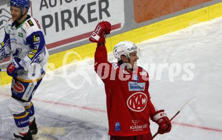 EBEL. Eishockey Bundesliga. KAC gegen	VSV. Torjubel Nicholas Eric Petersen (KAC). Klagenfurt, am 26.12.2021.
Foto: Kuess
www.qspictures.net

---
pressefotos, pressefotografie, kuess, qs, qspictures, sport, bild, bilder, bilddatenbank