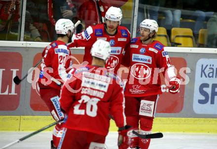 EBEL. Eishockey Bundesliga. KAC gegen	VSV. Torjubel Thomas Hundertpfund, Johannes Bischofberger, Steven Strong, Martin Schumnig (KAC). Klagenfurt, am 26.12.2021.
Foto: Kuess
www.qspictures.net

---
pressefotos, pressefotografie, kuess, qs, qspictures, sport, bild, bilder, bilddatenbank