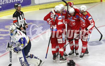 EBEL. Eishockey Bundesliga. KAC gegen	VSV. Torjubel Nicholas Eric Petersen, Rok Ticar, Matthew Fraser, Paul Postma (KAC). Klagenfurt, am 26.12.2021.
Foto: Kuess
www.qspictures.net

---
pressefotos, pressefotografie, kuess, qs, qspictures, sport, bild, bilder, bilddatenbank