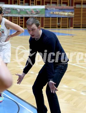 Basketball Damen Superliga 2021/2022. Grunddurchgang 9. Runde.  KOS Celovec Damen gegen  Basket Flames. Trainer Voncina Andraz  (KOS). Klagenfurt, am 22.1.2022.
Foto: Kuess
www.qspictures.net
---
pressefotos, pressefotografie, kuess, qs, qspictures, sport, bild, bilder, bilddatenbank