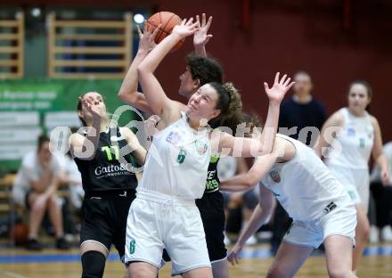 Basketball Damen Superliga 2021/2022. Grunddurchgang 9. Runde.  KOS Celovec Damen gegen  Basket Flames.  Alina Seher (KOS), Agatija Vukicevic , Clara Kronfuss  (Basket Flames). Klagenfurt, am 22.1.2022.
Foto: Kuess
www.qspictures.net
---
pressefotos, pressefotografie, kuess, qs, qspictures, sport, bild, bilder, bilddatenbank