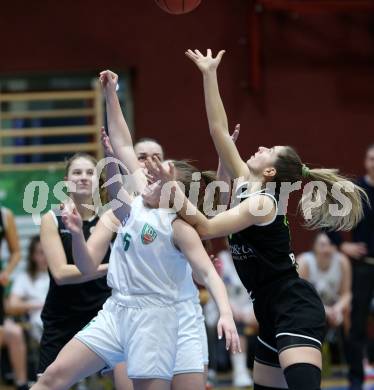 Basketball Damen Superliga 2021/2022. Grunddurchgang 9. Runde.  KOS Celovec Damen gegen  Basket Flames.  Monika Ristic (KOS), Clara Kronfuss  (Basket Flames). Klagenfurt, am 22.1.2022.
Foto: Kuess
www.qspictures.net
---
pressefotos, pressefotografie, kuess, qs, qspictures, sport, bild, bilder, bilddatenbank