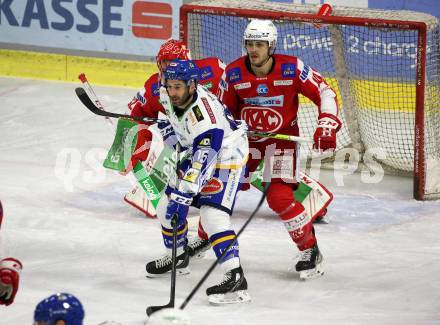 EBEL. Eishockey Bundesliga. KAC gegen	VSV. Thomas Vallant,  (KAC),   Travis Oleksuk (VSV). Klagenfurt, am 25.1.2022.
Foto: Kuess
www.qspictures.net

---
pressefotos, pressefotografie, kuess, qs, qspictures, sport, bild, bilder, bilddatenbank