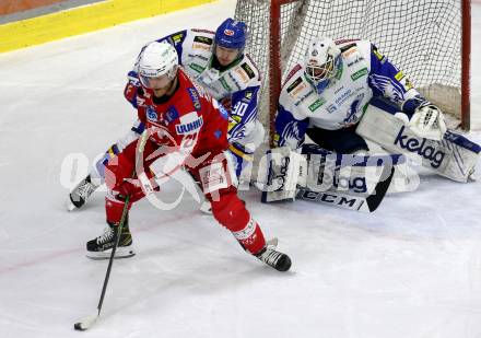 EBEL. Eishockey Bundesliga. KAC gegen	VSV. Manuel Geier,  (KAC),  Alexander Rauchenwald, Andreas Bernard (VSV). Klagenfurt, am 25.1.2022.
Foto: Kuess
www.qspictures.net

---
pressefotos, pressefotografie, kuess, qs, qspictures, sport, bild, bilder, bilddatenbank