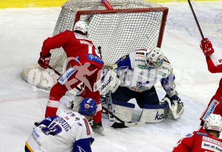 EBEL. Eishockey Bundesliga. KAC gegen	VSV. Niklas Andre Wuerschl,  (KAC),  Andreas Bernard (VSV). Klagenfurt, am 25.1.2022.
Foto: Kuess
www.qspictures.net

---
pressefotos, pressefotografie, kuess, qs, qspictures, sport, bild, bilder, bilddatenbank