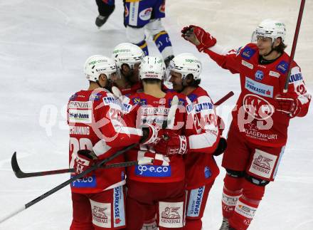 EBEL. Eishockey Bundesliga. KAC gegen	VSV. Torjubel Martin Schumnig, Niklas Andre Wuerschl, Steven Strong, Samuel Witting, David Maier (KAC). Klagenfurt, am 25.1.2022.
Foto: Kuess
www.qspictures.net

---
pressefotos, pressefotografie, kuess, qs, qspictures, sport, bild, bilder, bilddatenbank