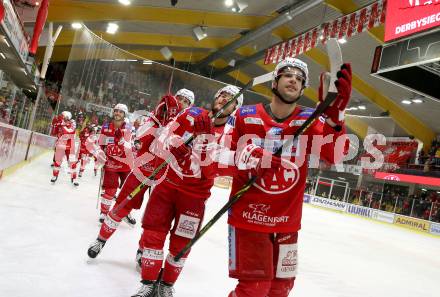 EBEL. Eishockey Bundesliga. KAC gegen	VSV. Lukas Haudum, Manuel Geier (KAC). Klagenfurt, am 25.1.2022.
Foto: Kuess
www.qspictures.net

---
pressefotos, pressefotografie, kuess, qs, qspictures, sport, bild, bilder, bilddatenbank