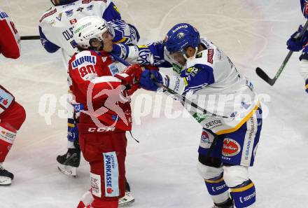 EBEL. Eishockey Bundesliga. KAC gegen	VSV. Nikolaus Kraus,  (KAC),   Sebastian Zauner (VSV). Klagenfurt, am 25.1.2022.
Foto: Kuess
www.qspictures.net

---
pressefotos, pressefotografie, kuess, qs, qspictures, sport, bild, bilder, bilddatenbank