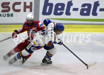 EBEL. Eishockey Bundesliga. KAC gegen	VSV. Steven Strong, (KAC),   Benjamin Lanzinger  (VSV). Klagenfurt, am 25.1.2022.
Foto: Kuess
www.qspictures.net

---
pressefotos, pressefotografie, kuess, qs, qspictures, sport, bild, bilder, bilddatenbank