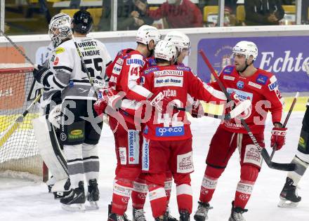 EBEL. Eishockey Bundesliga. KAC gegen	Dornbirn Bulldogs. Torjubel Lukas Haudum, Paul Postma, Rok Ticar, Steven Strong (KAC). Klagenfurt, am 28.1.2022.
Foto: Kuess
www.qspictures.net

---
pressefotos, pressefotografie, kuess, qs, qspictures, sport, bild, bilder, bilddatenbank