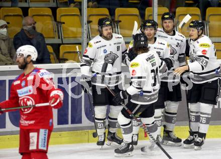 EBEL. Eishockey Bundesliga. KAC gegen	Dornbirn Bulldogs. Torjubel Kevin Hancock, Matthew Spencer, Nikita Jevpalovs, Colton Bruce Beck, Sam Antonitsch (Dornbirn Bulldogs). Klagenfurt, am 28.1.2022.
Foto: Kuess
www.qspictures.net

---
pressefotos, pressefotografie, kuess, qs, qspictures, sport, bild, bilder, bilddatenbank