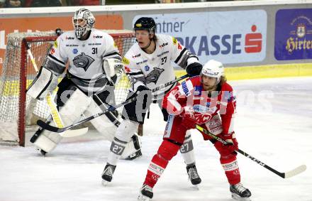 EBEL. Eishockey Bundesliga. KAC gegen	Dornbirn Bulldogs. Daniel Obersteiner (KAC), Ari Groendahl, David Madlener (Dornbirn Bulldogs). Klagenfurt, am 28.1.2022.
Foto: Kuess
www.qspictures.net

---
pressefotos, pressefotografie, kuess, qs, qspictures, sport, bild, bilder, bilddatenbank