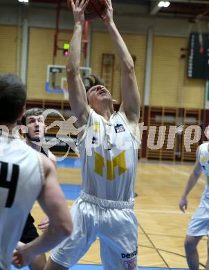 Basketball Zweite Liga 2021/2022. Grunddurchgang 14. Runde.  Woerthersee Piraten gegen Basket Flames. Felix Leindecker  (Piraten). Klagenfurt, am 29.1.2022. 
Foto: Kuess
www.qspictures.net

---
pressefotos, pressefotografie, kuess, qs, qspictures, sport, bild, bilder, bilddatenbank