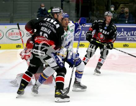 EBEL. Eishockey Bundesliga. VSV gegen Tesla Orli Znojmo. Scott Kosmachuk,   (VSV),  Adam Sedlak (Znojmo). Villach, am 2.2.2022.
Foto: Kuess
www.qspictures.net
---
pressefotos, pressefotografie, kuess, qs, qspictures, sport, bild, bilder, bilddatenbank