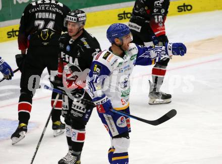 EBEL. Eishockey Bundesliga. VSV gegen Tesla Orli Znojmo. Torjubel John Hughes,  (VSV). Villach, am 2.2.2022.
Foto: Kuess
www.qspictures.net
---
pressefotos, pressefotografie, kuess, qs, qspictures, sport, bild, bilder, bilddatenbank