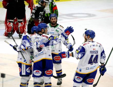 EBEL. Eishockey Bundesliga. VSV gegen Tesla Orli Znojmo. Torjubel Rick Schofield, Travis Oleksuk, Scott Kosmachuk, Jamie Fraser  (VSV). Villach, am 2.2.2022.
Foto: Kuess
www.qspictures.net
---
pressefotos, pressefotografie, kuess, qs, qspictures, sport, bild, bilder, bilddatenbank