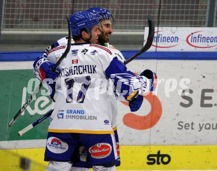 EBEL. Eishockey Bundesliga. VSV gegen Tesla Orli Znojmo.  Torjubel Travis Oleksuk, Scott Kosmachuk (VSV). Villach, am 2.2.2022.
Foto: Kuess
www.qspictures.net
---
pressefotos, pressefotografie, kuess, qs, qspictures, sport, bild, bilder, bilddatenbank