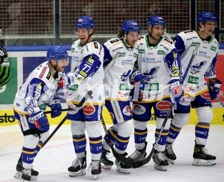 EBEL. Eishockey Bundesliga. VSV gegen Tesla Orli Znojmo.  Torjubel John Hughes, Marco Richter, Chris Collins, Brett Flemming, Philipp Lindner (VSV). Villach, am 2.2.2022.
Foto: Kuess
www.qspictures.net
---
pressefotos, pressefotografie, kuess, qs, qspictures, sport, bild, bilder, bilddatenbank