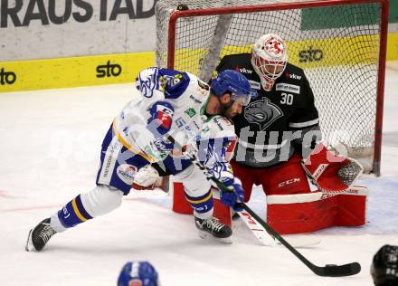 EBEL. Eishockey Bundesliga. VSV gegen Dornbirn Bulldogs. Travis Oleksuk,   (VSV), Linus Lundin  (Dornbirn). Villach, am 5.2.2022.
Foto: Kuess
www.qspictures.net
---
pressefotos, pressefotografie, kuess, qs, qspictures, sport, bild, bilder, bilddatenbank