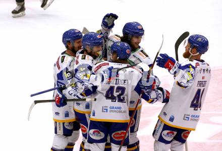 EBEL. Eishockey Bundesliga. VSV gegen Dornbirn Bulldogs. Torjubel Alexander Rauchenwald, Nico Brunner, Benjamin Lanzinger, Maximilian Rebernig, Jamie Fraser  (VSV). Villach, am 5.2.2022.
Foto: Kuess
www.qspictures.net
---
pressefotos, pressefotografie, kuess, qs, qspictures, sport, bild, bilder, bilddatenbank