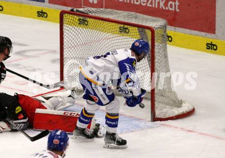 EBEL. Eishockey Bundesliga. VSV gegen Dornbirn Bulldogs. Alexander Rauchenwald,  (VSV),  Linus Lundin  (Dornbirn). Villach, am 5.2.2022.
Foto: Kuess
www.qspictures.net
---
pressefotos, pressefotografie, kuess, qs, qspictures, sport, bild, bilder, bilddatenbank