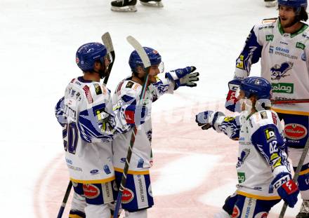 EBEL. Eishockey Bundesliga. VSV gegen Dornbirn Bulldogs. Torjubel Alexander Rauchenwald, Nico Brunner, Benjamin Lanzinger, Maximilian Rebernig  (VSV). Villach, am 5.2.2022.
Foto: Kuess
www.qspictures.net
---
pressefotos, pressefotografie, kuess, qs, qspictures, sport, bild, bilder, bilddatenbank