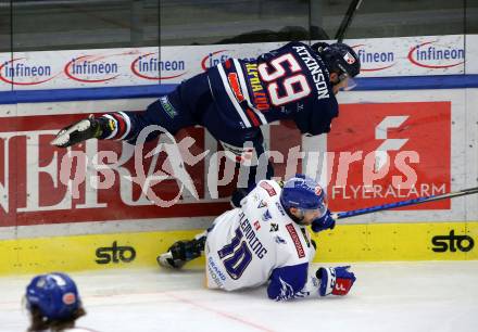 EBEL. Eishockey Bundesliga. VSV gegen Hydro Fehervar AV 19. Brett Flemming,  (VSV),  Joshua Atkinson  (Fehervar). Villach, am 6.2.2022.
Foto: Kuess
www.qspictures.net
---
pressefotos, pressefotografie, kuess, qs, qspictures, sport, bild, bilder, bilddatenbank