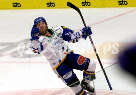 EBEL. Eishockey Bundesliga. VSV gegen Hydro Fehervar AV 19.  Torjubel John Hughes (VSV). Villach, am 6.2.2022.
Foto: Kuess
www.qspictures.net
---
pressefotos, pressefotografie, kuess, qs, qspictures, sport, bild, bilder, bilddatenbank